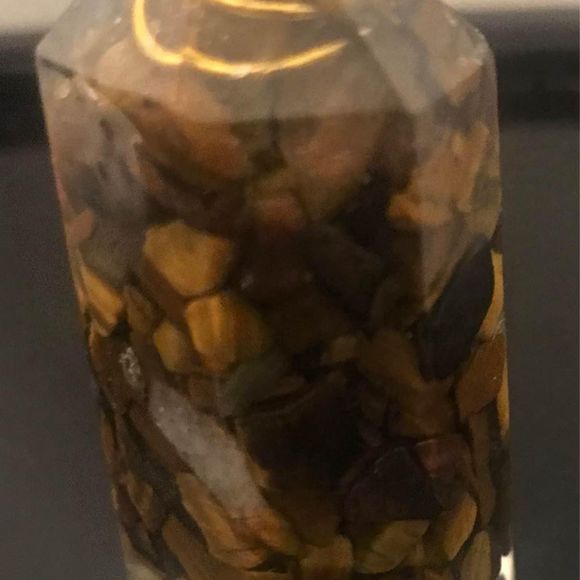 Resin point filled with tigers eye chips 2 inches tall - Picture 1 of 3